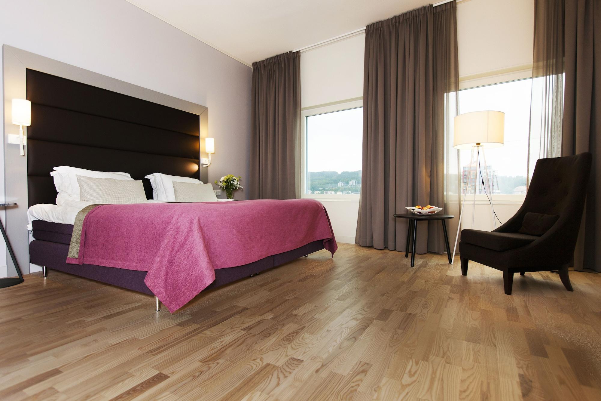 Готель Elite Plaza Oernskoeldsvik Екстер'єр фото