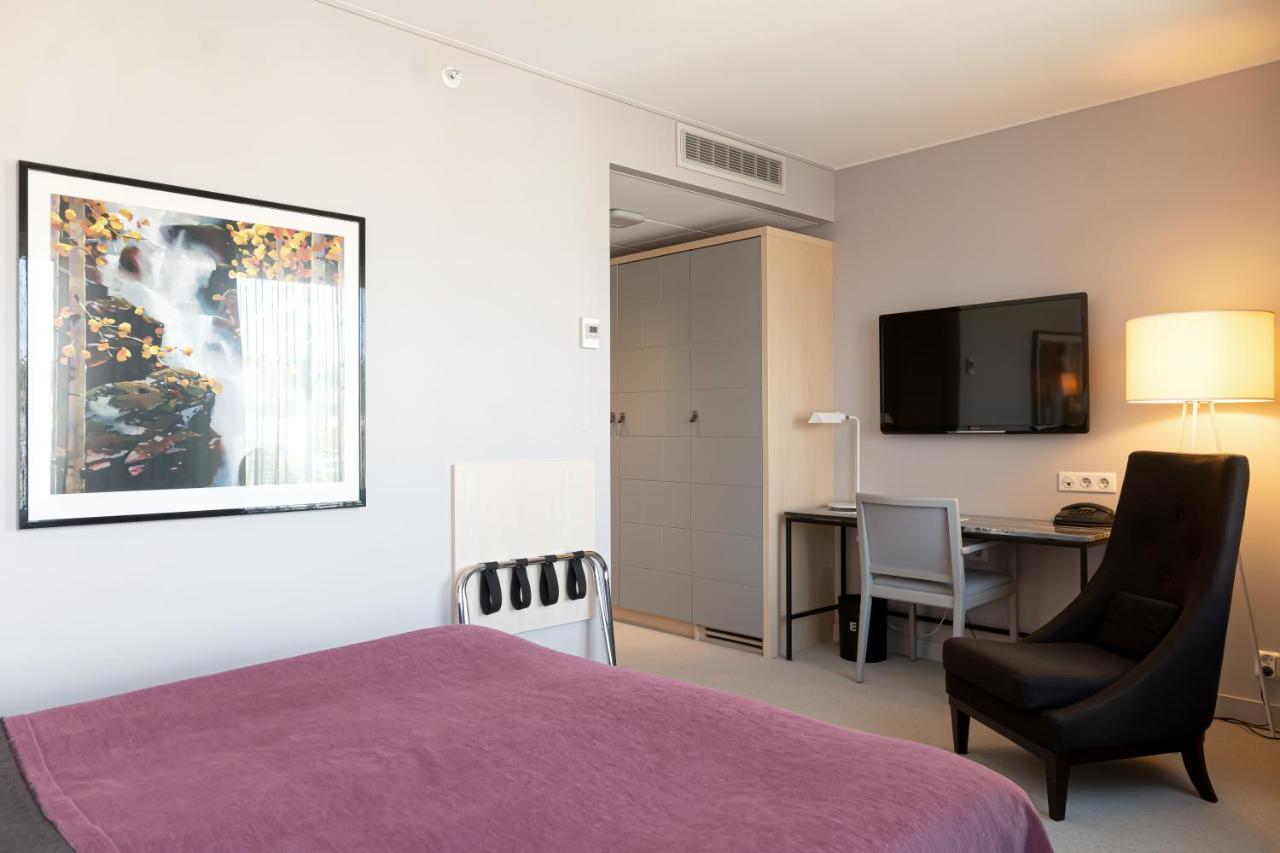 Готель Elite Plaza Oernskoeldsvik Екстер'єр фото