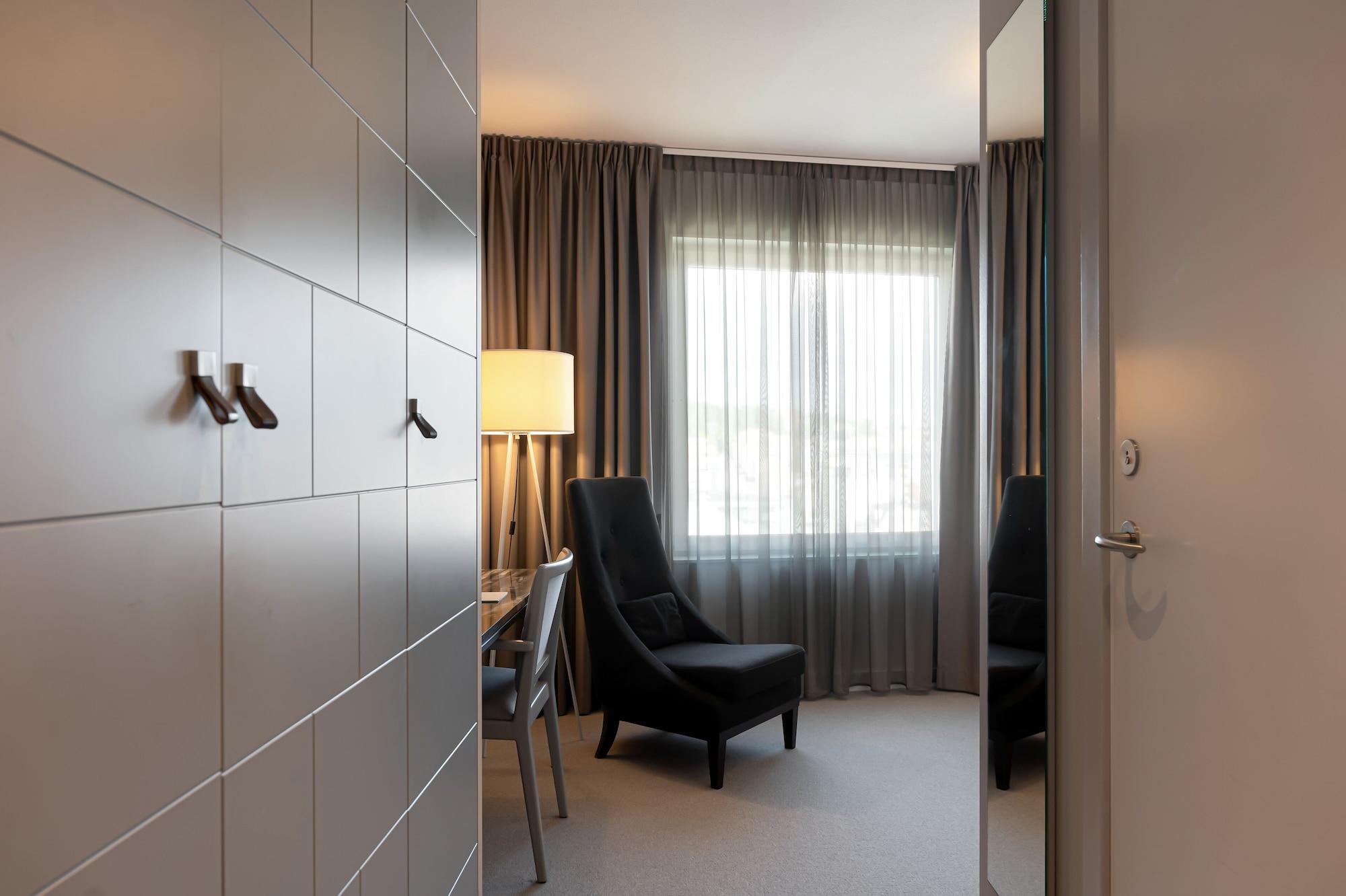 Готель Elite Plaza Oernskoeldsvik Екстер'єр фото
