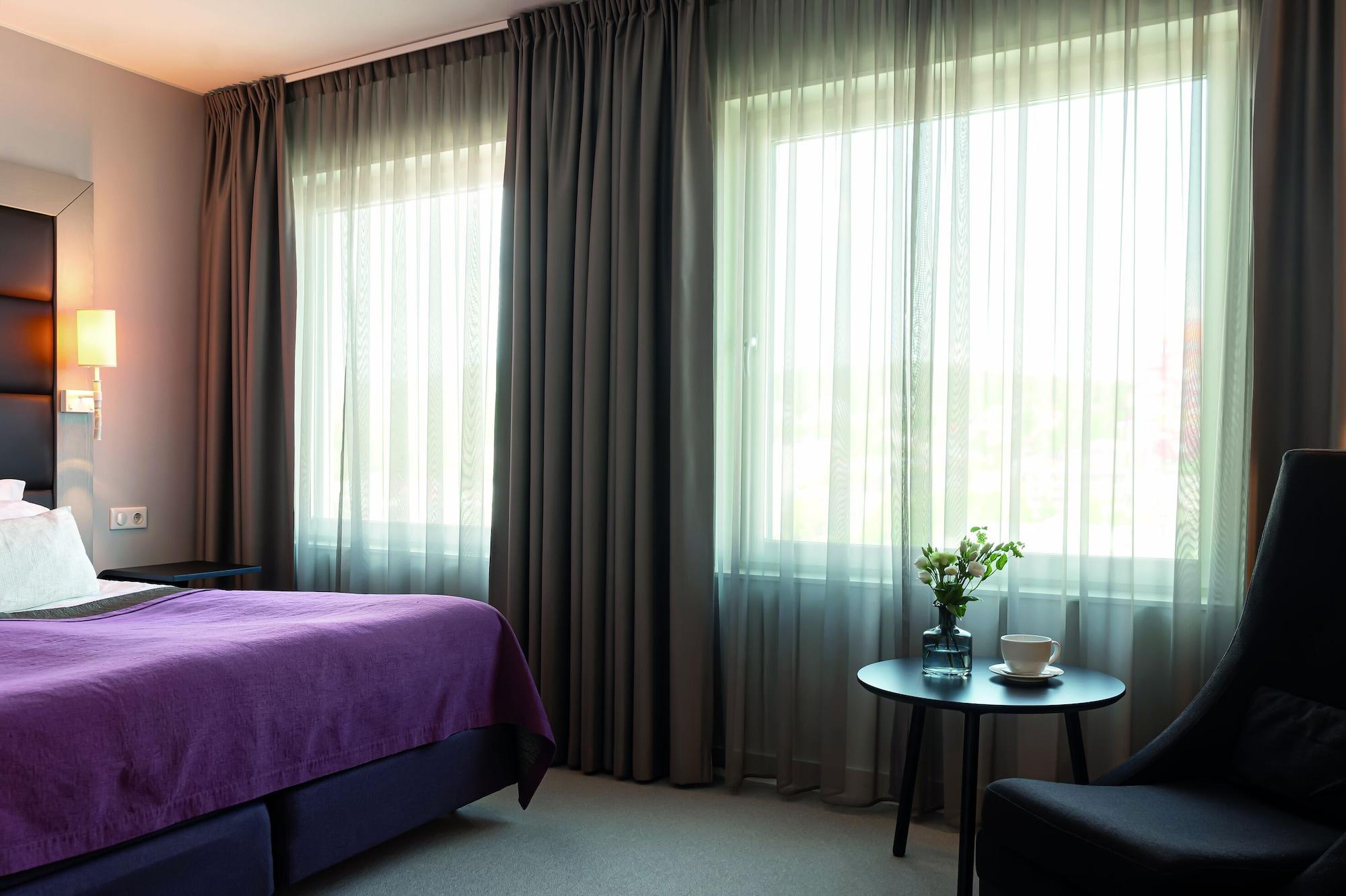 Готель Elite Plaza Oernskoeldsvik Екстер'єр фото