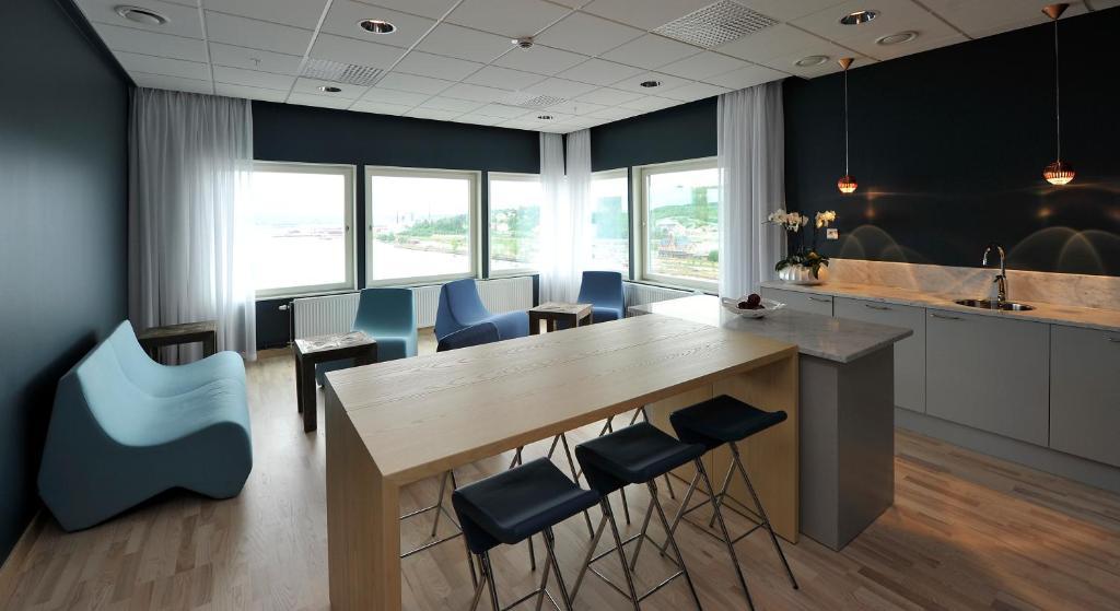 Готель Elite Plaza Oernskoeldsvik Екстер'єр фото