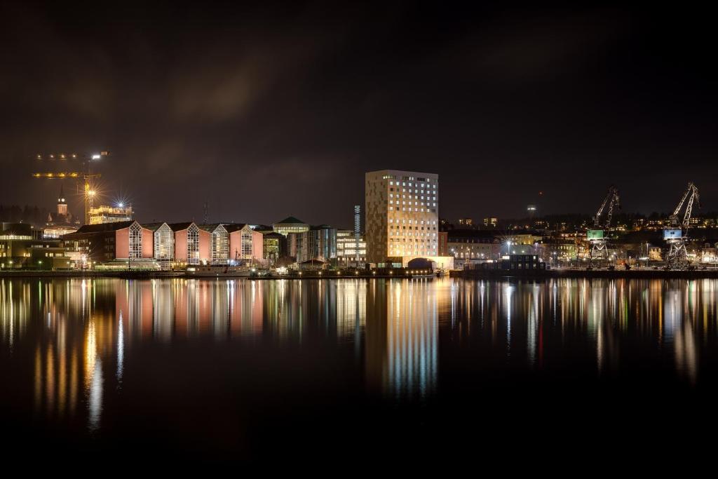 Готель Elite Plaza Oernskoeldsvik Екстер'єр фото